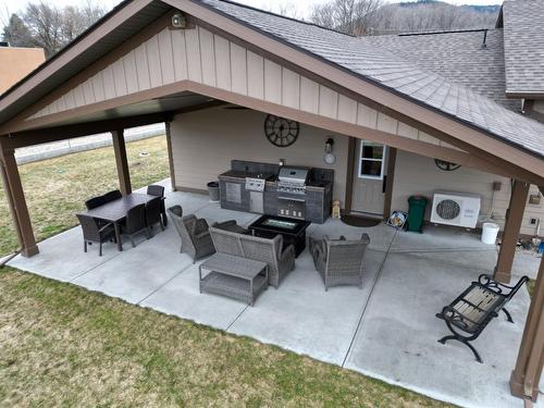 1648 75Th Avenue, Grand Forks, BC - Outdoor With Deck Patio Veranda