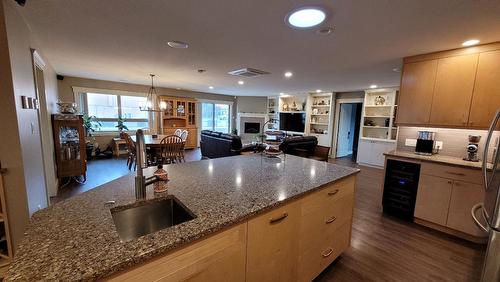 1648 75Th Avenue, Grand Forks, BC - Indoor Photo Showing Kitchen