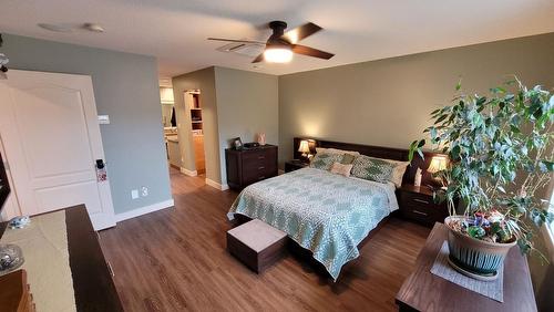 1648 75Th Avenue, Grand Forks, BC - Indoor Photo Showing Bedroom