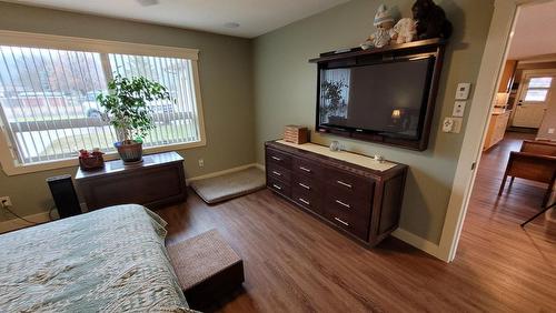 1648 75Th Avenue, Grand Forks, BC - Indoor Photo Showing Other Room