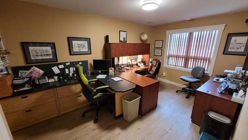 1648 75Th Avenue, Grand Forks, BC - Indoor Photo Showing Office