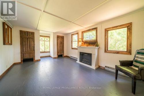 1340 Head Rd, North Frontenac, ON - Indoor Photo Showing Living Room