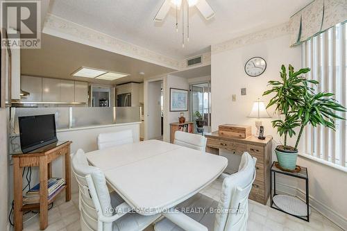 #1601 -4 Willow St, Waterloo, ON - Indoor Photo Showing Dining Room