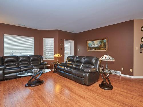 205 253 Pioneer Drive, Thunder Bay, ON - Indoor Photo Showing Living Room