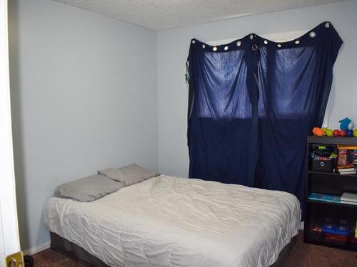 1533 Valleyview Cres, Cache Creek, BC - Indoor Photo Showing Bedroom