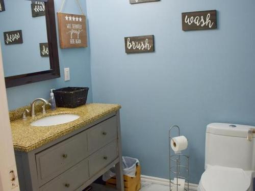 1533 Valleyview Cres, Cache Creek, BC - Indoor Photo Showing Bathroom