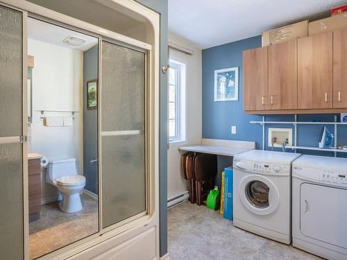 Salle de bains - 153 28E Rue, Notre-Dame-Des-Pins, QC - Indoor Photo Showing Laundry Room