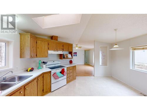 4 3642 Hilborn Road, Quesnel, BC - Indoor Photo Showing Kitchen With Double Sink