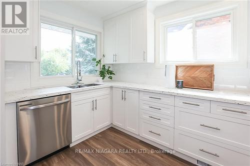 261 Vine Street, St. Catharines, ON - Indoor Photo Showing Kitchen With Double Sink