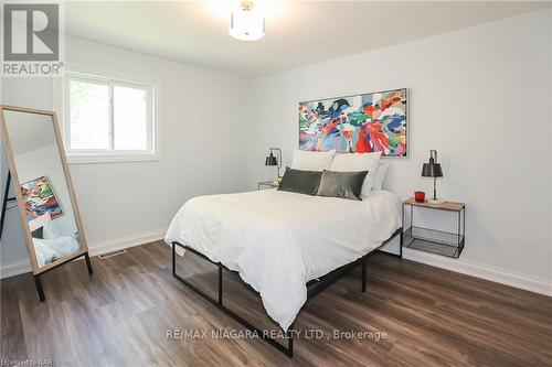 261 Vine St, St. Catharines, ON - Indoor Photo Showing Bedroom