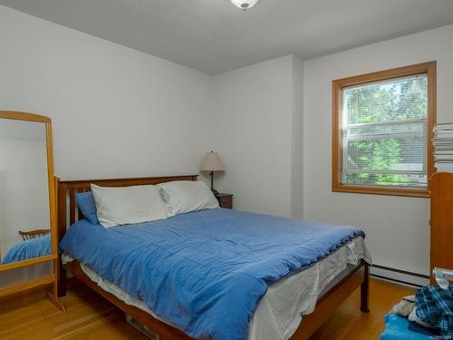 320 Kirby Rd, Gabriola Island, BC - Indoor Photo Showing Bedroom