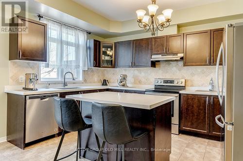 3067 Joel Kerbel Pl, Mississauga, ON - Indoor Photo Showing Kitchen With Upgraded Kitchen