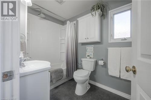22 4Th Avenue, Long Point, ON - Indoor Photo Showing Bathroom