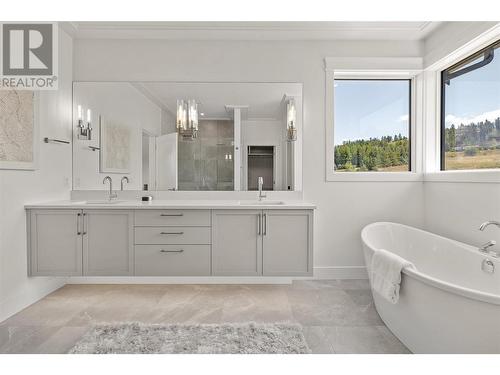 4213 Russo Street, Kelowna, BC - Indoor Photo Showing Bathroom