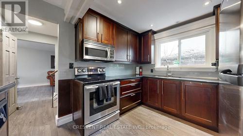 670 Upper Wellington Street, Hamilton, ON - Indoor Photo Showing Kitchen With Stainless Steel Kitchen