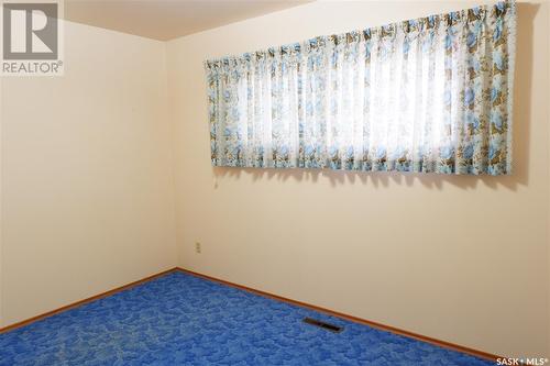 112 6Th Avenue E, Assiniboia, SK - Indoor Photo Showing Other Room