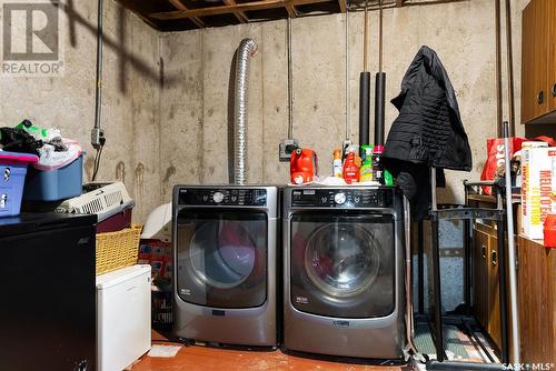 742 Vanier Drive N, Regina, SK - Indoor Photo Showing Laundry Room