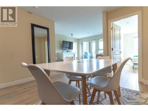 1093 Sunset Drive Unit# 310, Kelowna, BC - Indoor Photo Showing Dining Room