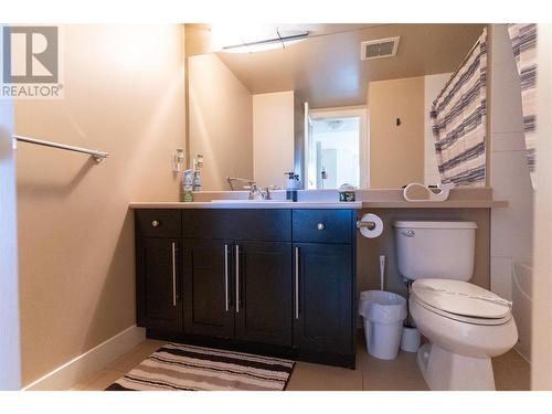 1093 Sunset Drive Unit# 310, Kelowna, BC - Indoor Photo Showing Bathroom