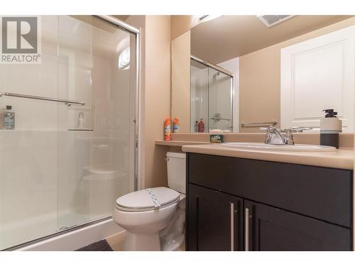 1093 Sunset Drive Unit# 310, Kelowna, BC - Indoor Photo Showing Bathroom