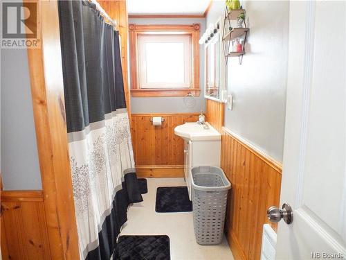 7080 Route 105, Upper Brighton, NB - Indoor Photo Showing Bathroom
