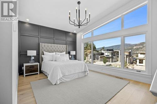 520 Clifton Lane, Kelowna, BC - Indoor Photo Showing Bedroom