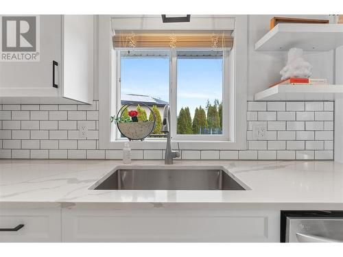2106 Bernau Court, Lake Country, BC - Indoor Photo Showing Kitchen