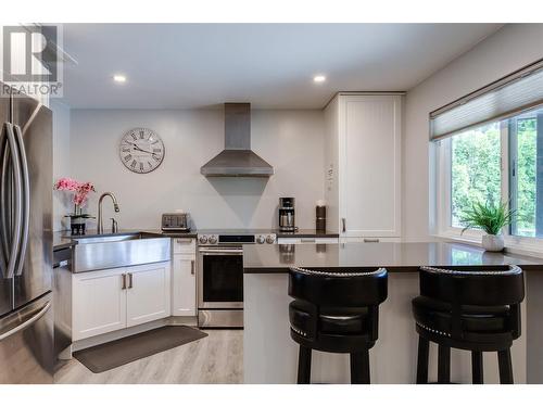 2910 Sandberg Road, West Kelowna, BC - Indoor Photo Showing Kitchen