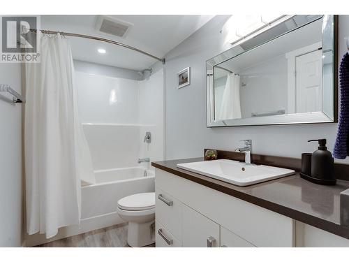 2910 Sandberg Road, West Kelowna, BC - Indoor Photo Showing Bathroom