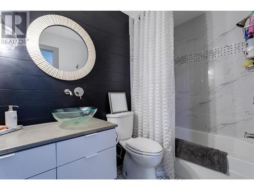 2910 Sandberg Road, West Kelowna, BC - Indoor Photo Showing Bathroom