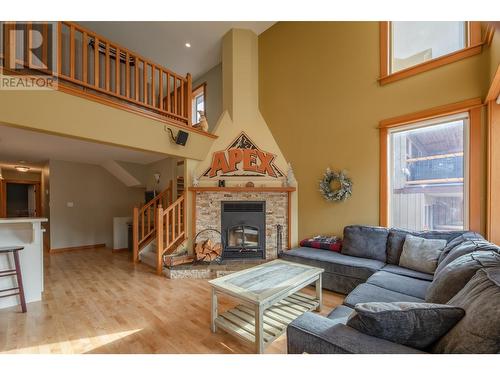 169 Clearview Crescent Unit# B, Penticton, BC - Indoor Photo Showing Living Room With Fireplace