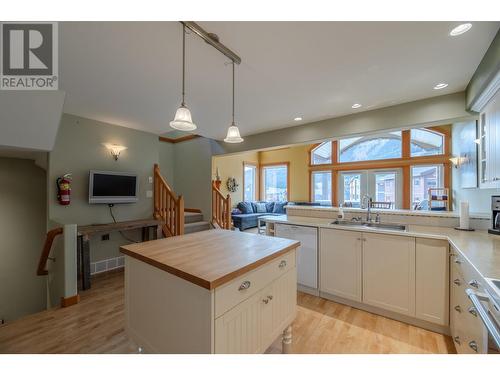 169 Clearview Crescent Unit# B, Penticton, BC - Indoor Photo Showing Kitchen With Double Sink