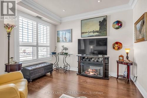 313 - 148 Third Street, Cobourg, ON - Indoor Photo Showing Living Room