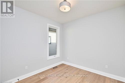 5 Kensington Street, Welland, ON - Indoor Photo Showing Other Room