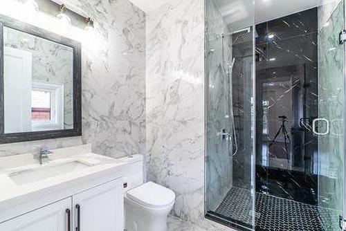 34 Brooklawn Avenue, Toronto, ON - Indoor Photo Showing Bathroom
