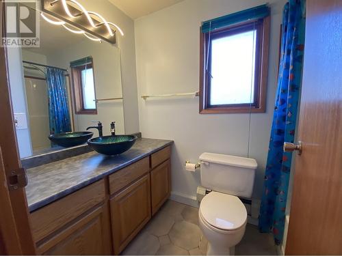 4718 Mcconnell Avenue, Terrace, BC - Indoor Photo Showing Bathroom