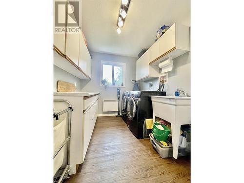 4935 Agar Avenue, Terrace, BC - Indoor Photo Showing Kitchen