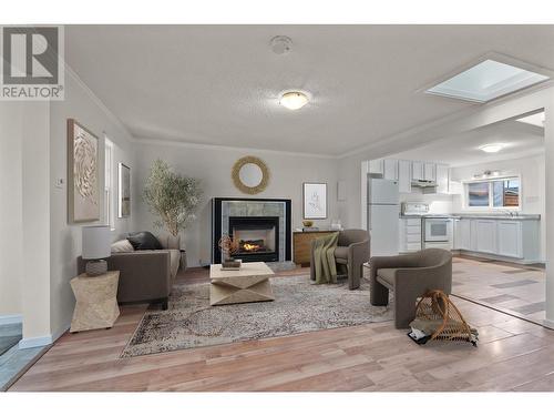 424 Nelson Avenue, Penticton, BC - Indoor Photo Showing Living Room With Fireplace