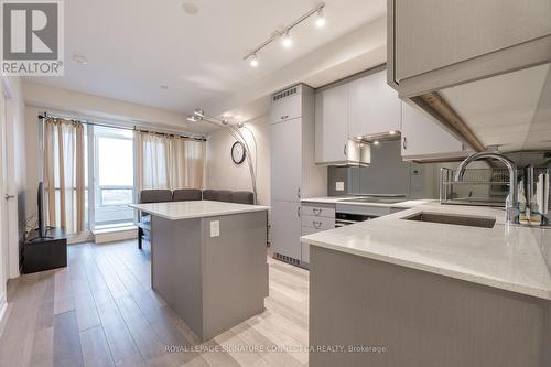 #319 -9085 Jane St, Vaughan, ON - Indoor Photo Showing Kitchen With Upgraded Kitchen
