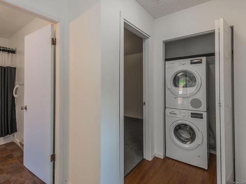 2910 18Th Ave, Port Alberni, BC - Indoor Photo Showing Laundry Room