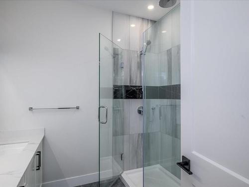 225 Dunbar Way, Parksville, BC - Indoor Photo Showing Bathroom
