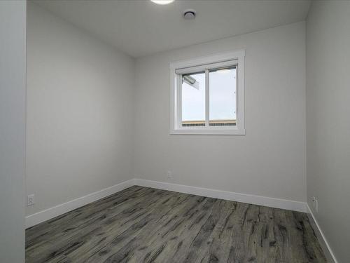 225 Dunbar Way, Parksville, BC - Indoor Photo Showing Other Room