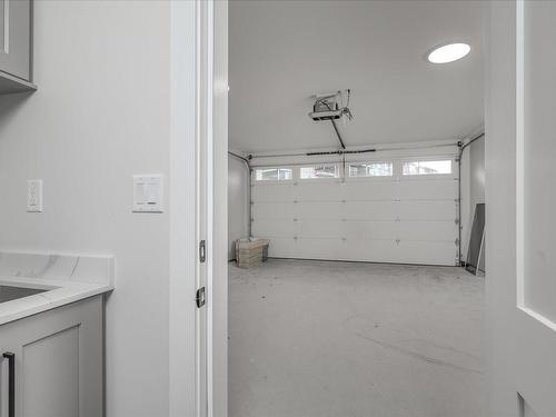 225 Dunbar Way, Parksville, BC - Indoor Photo Showing Garage