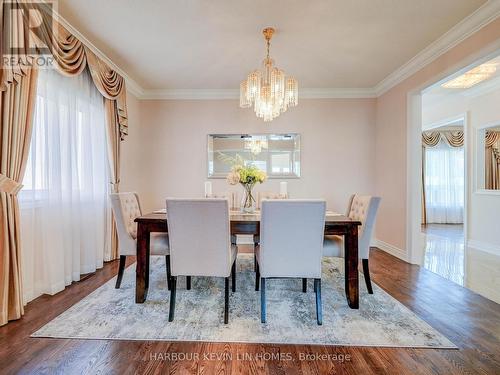 45 Henricks Cres, Richmond Hill, ON - Indoor Photo Showing Dining Room