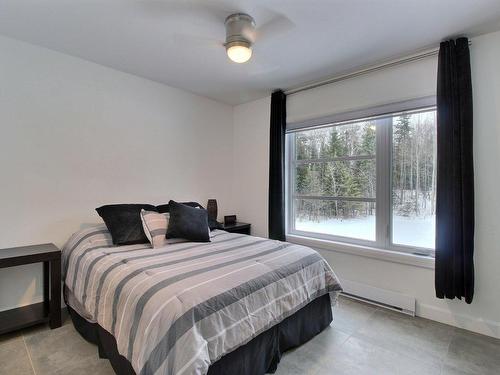 Chambre Ã  coucher principale - 6028 Rue Jolin, Rouyn-Noranda, QC - Indoor Photo Showing Bedroom
