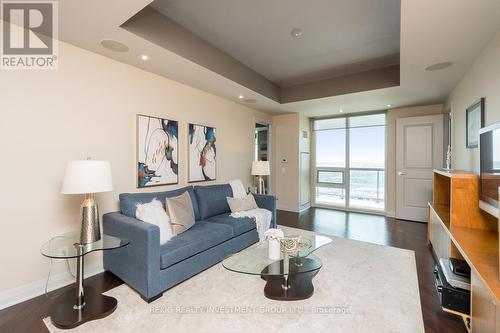 Ph10 - 1055 Southdown Road W, Mississauga, ON - Indoor Photo Showing Living Room