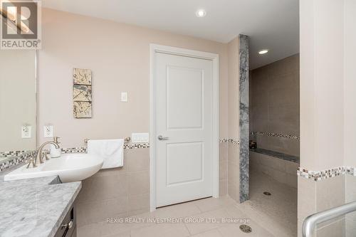 Ph10 - 1055 Southdown Road W, Mississauga, ON - Indoor Photo Showing Bathroom