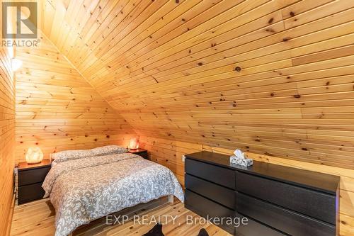 1280 Black Beach Lane, Ramara, ON - Indoor Photo Showing Bedroom