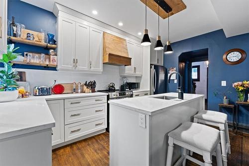 105 Grant Avenue, Hamilton, ON - Indoor Photo Showing Kitchen
