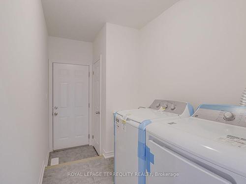 3915 Koenig Rd, Burlington, ON - Indoor Photo Showing Laundry Room
